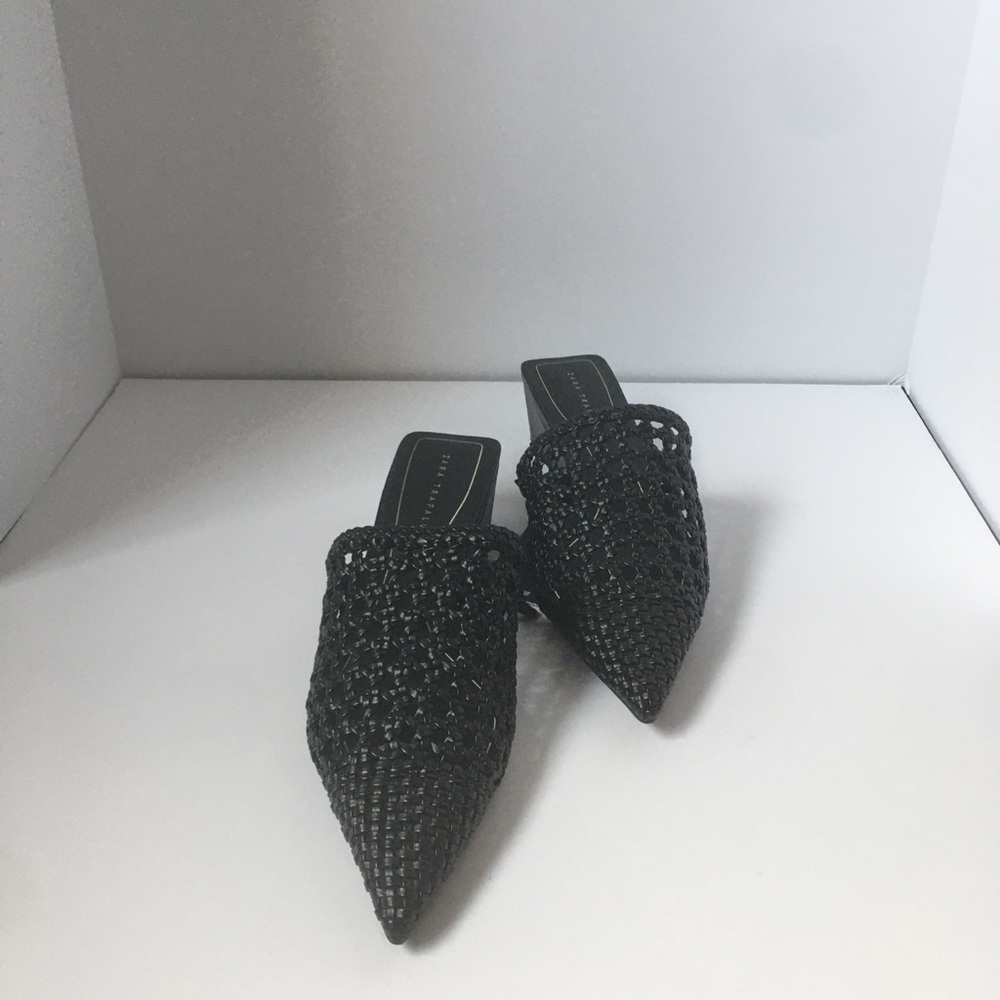 NWT, ZARA woven pointy black wedge size 6.5